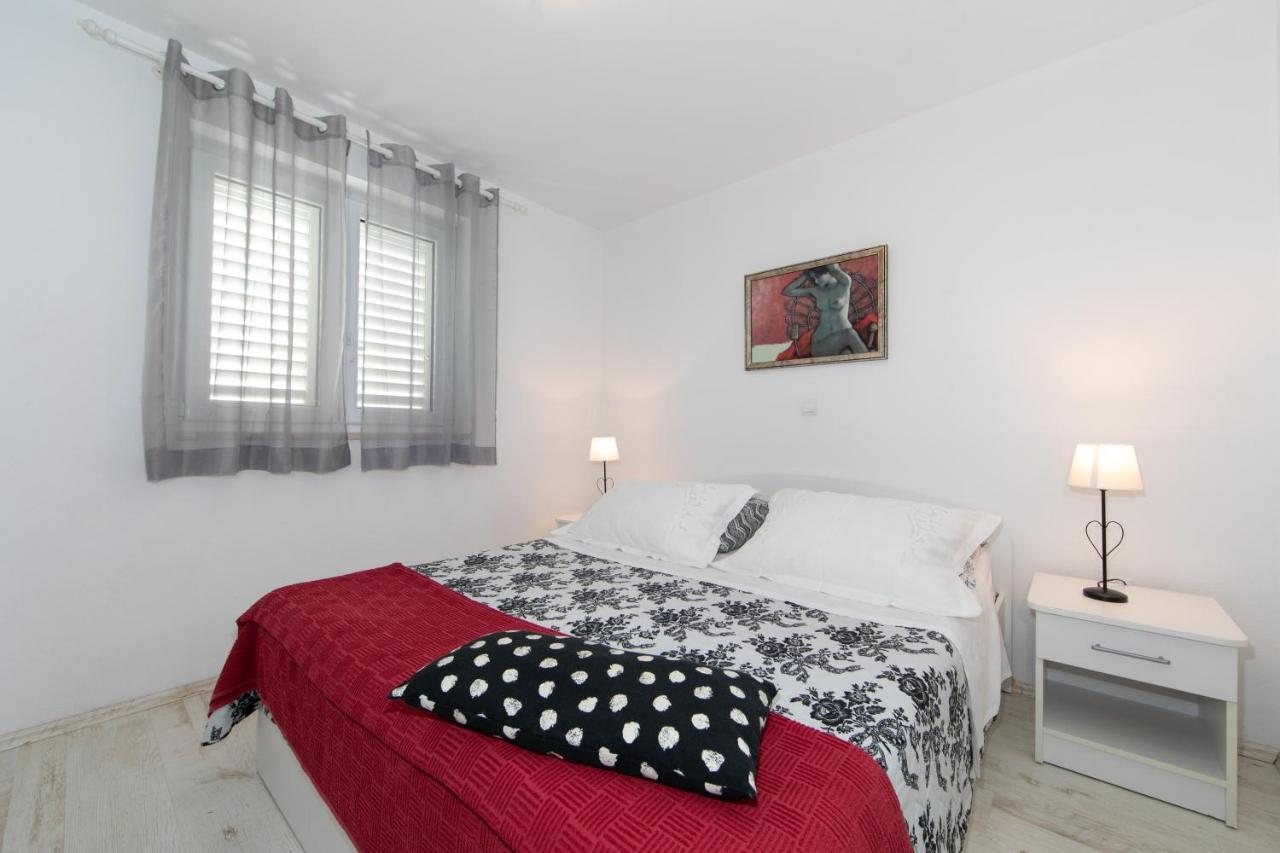 Apartmani Silva Tučepi Exteriör bild