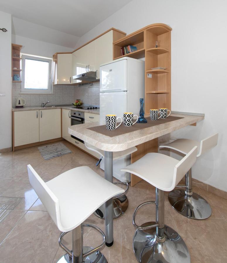 Apartmani Silva Tučepi Exteriör bild